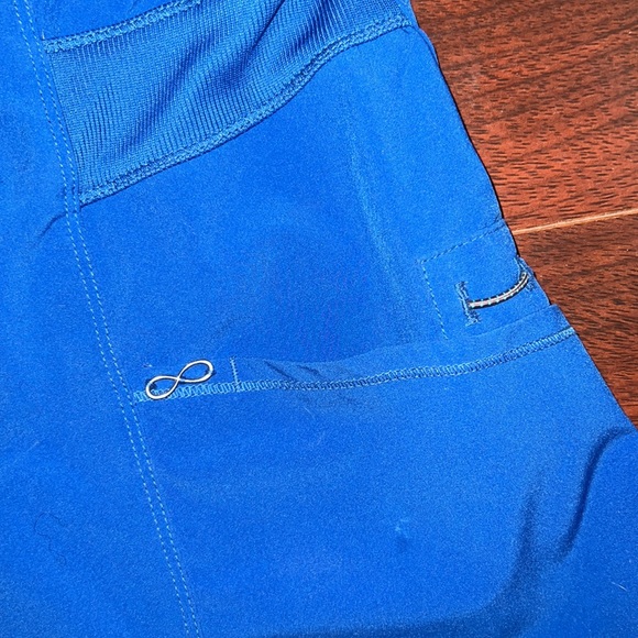 Cherokee Infinity Women’s Scrub Top - Picture 3 of 4